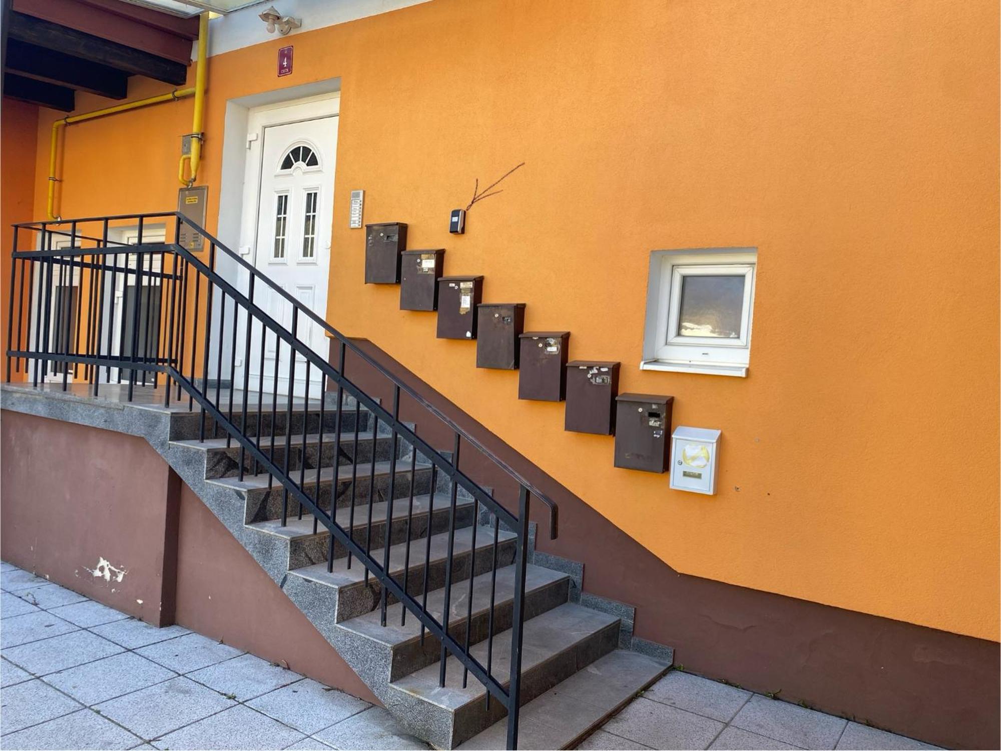 Apartma